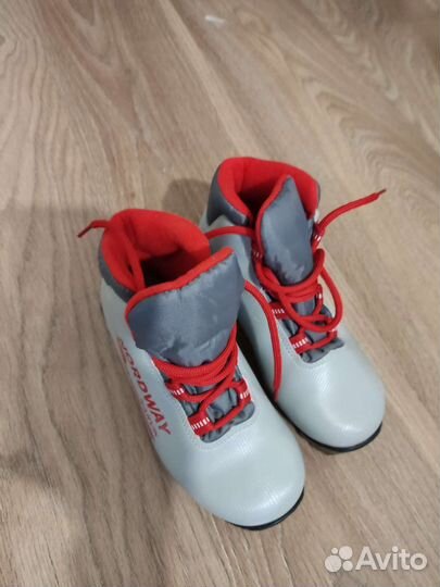 Лыжные ботинки детские 32 размер