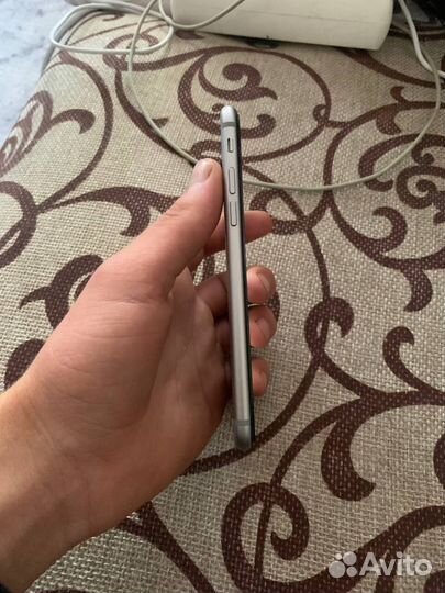 Телефон iPhone 6s