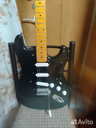 Электрогитара fender