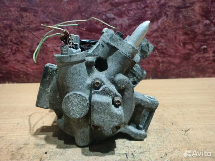 Компрессор кондиционера Toyota Auris 1ZR-FE