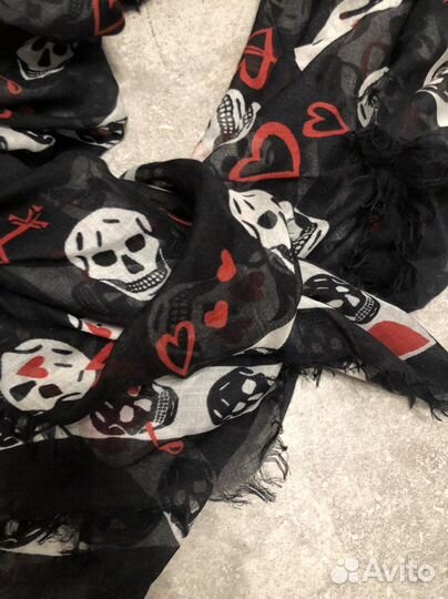 Alexander mcqueen палантин