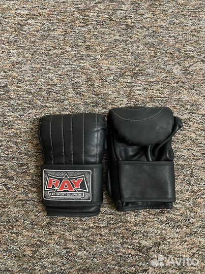 Боксерские перчатки