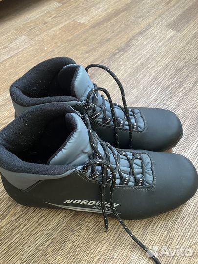 Лыжные ботинки