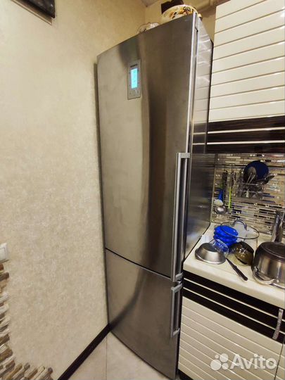 Холодильник б/у Siemens kg39fpy23r