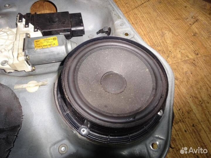 Стеклоподъемник электр. передний левый Volkswagen