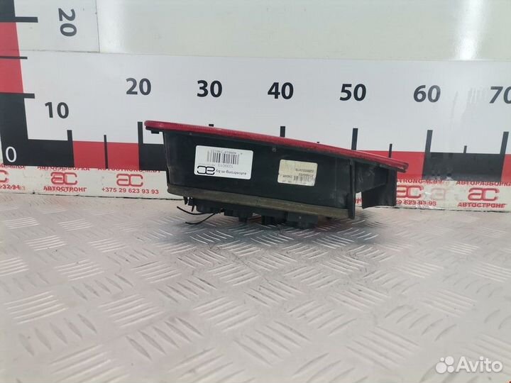 Фонарь крышки багажника правый Renault Laguna 2