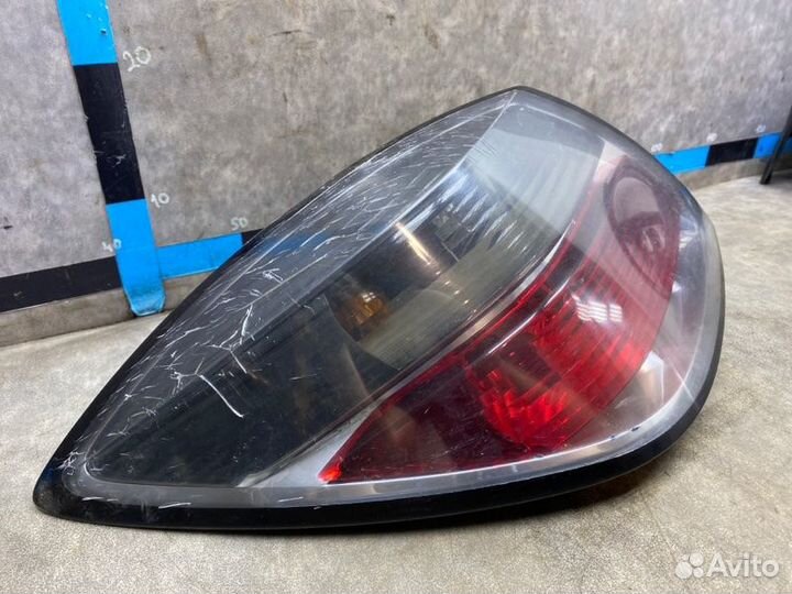 Фонарь задний левый Opel Astra H (3D) 1.6 Z16XER