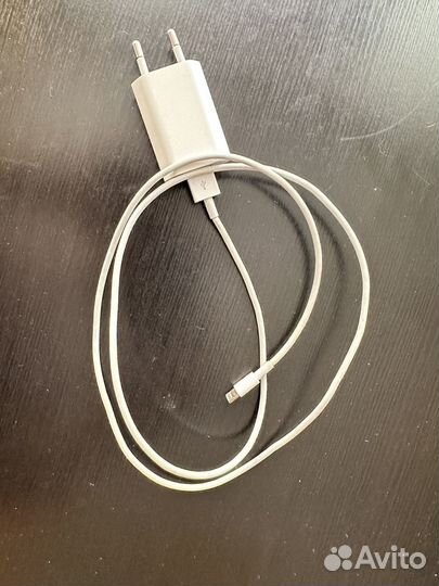 Зарядное устройство на iPhone аксессуары apple