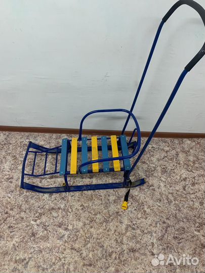 Санки с ручкой
