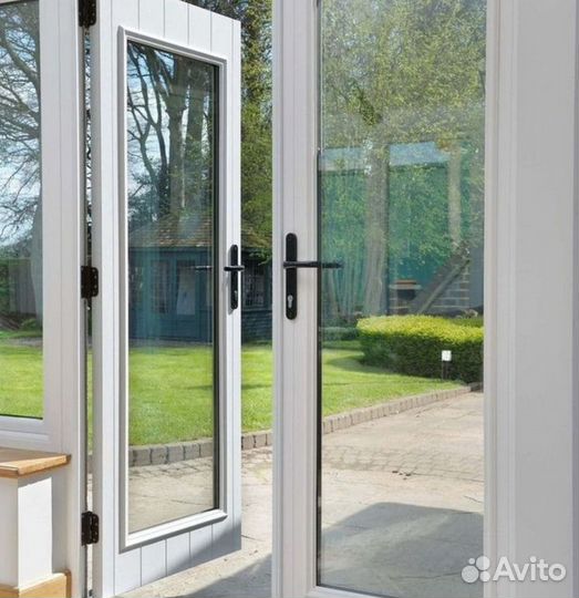 Дверь пластиковая / входная группа