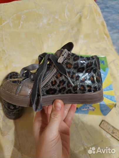 Ботинки для девочки 26 kapika