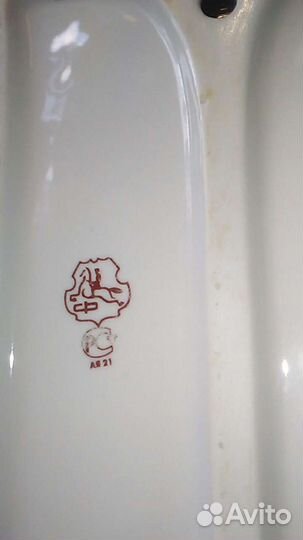 Настенное кашпо для цветов