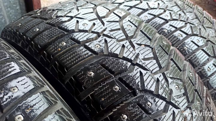 Bridgestone Blizzak Spike-02 SUV 235/55 R18