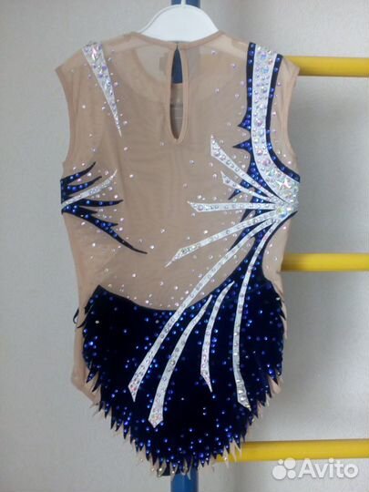 Купальники, предметы для художественной гимнастики