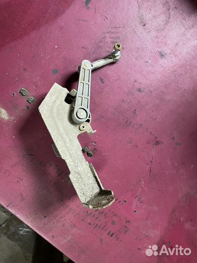 Датчик положения кузова Opel Astra H