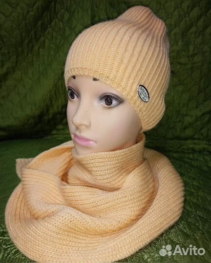 Шапка женская с шарфом