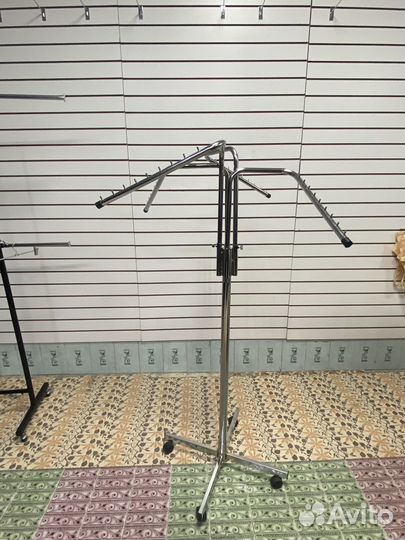 Оборудование для магазина одежды бу