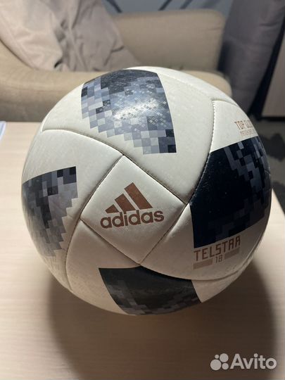 Футбольный мяч adidas