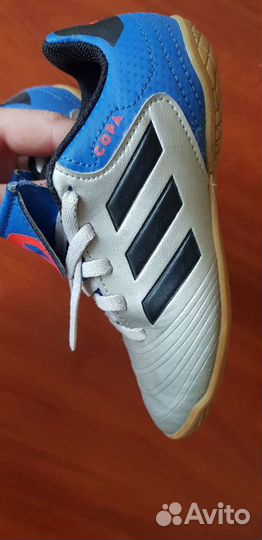 Футбольные бутсы adidas