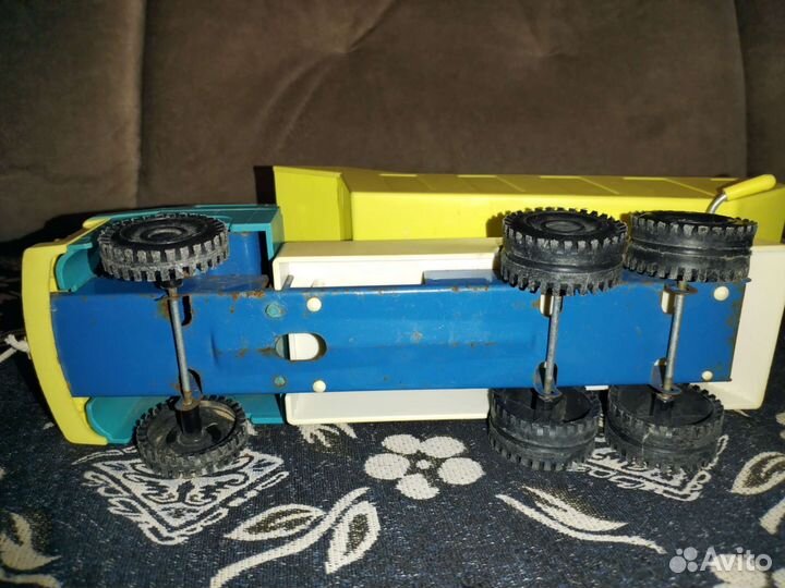 Игрушка детская времён СССР самосвал