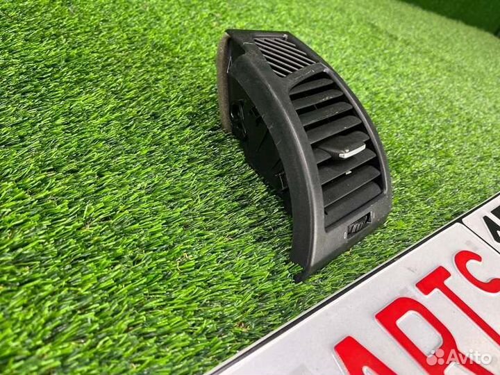 Воздуховод салона левый Bmw 1 E87 N45B16 2006