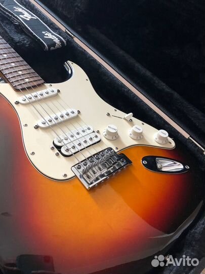 Электрогитара Fender Standard Stratocaster HSS RW