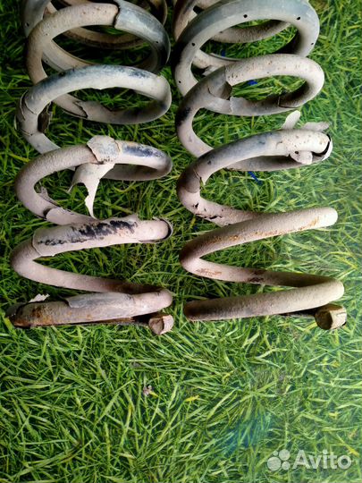 Пружины подвески задние Форд Фокус 1 1.6л 2003г