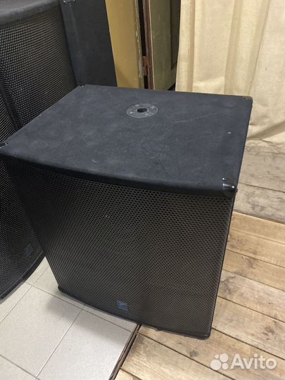 Корпуса 18 дюймов Yorkville es 808