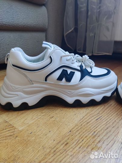 Кроссовки женские 41