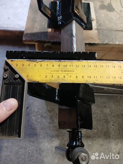 Тиски слесарные