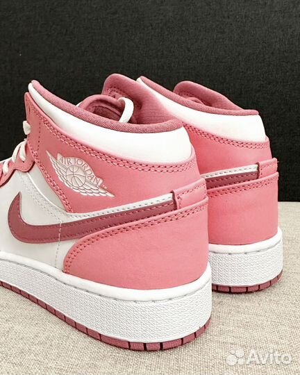 Nike Air Jordan 1 Mid Valentine's Day GS 36.5 - 40