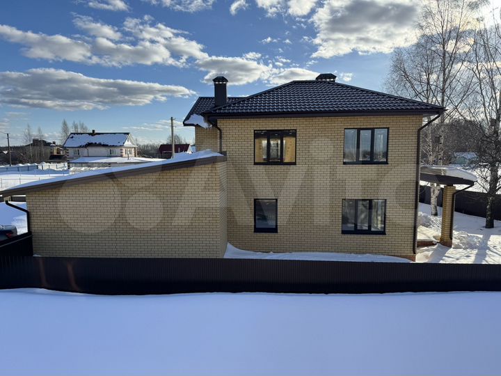 Коттедж 209,8 м² на участке 8 сот.