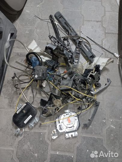 Капот мерседес w210-классик,цвет перламутр-белый