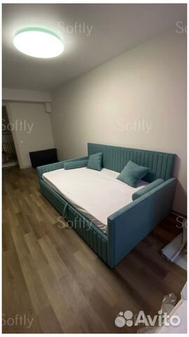 Детская кровать с мягкой спинкой