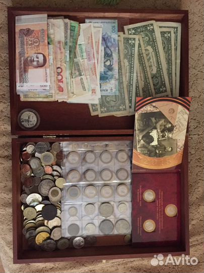 Коллекция монет и банкнот