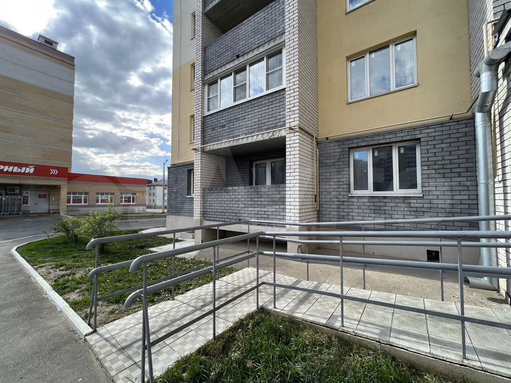 2-к. квартира, 66 м², 1/10 эт.