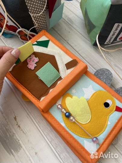 Развивающая книжка из фетра