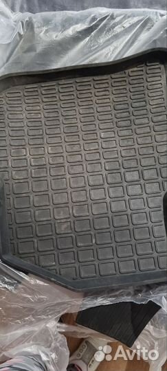 Автомобильные коврики резиновые