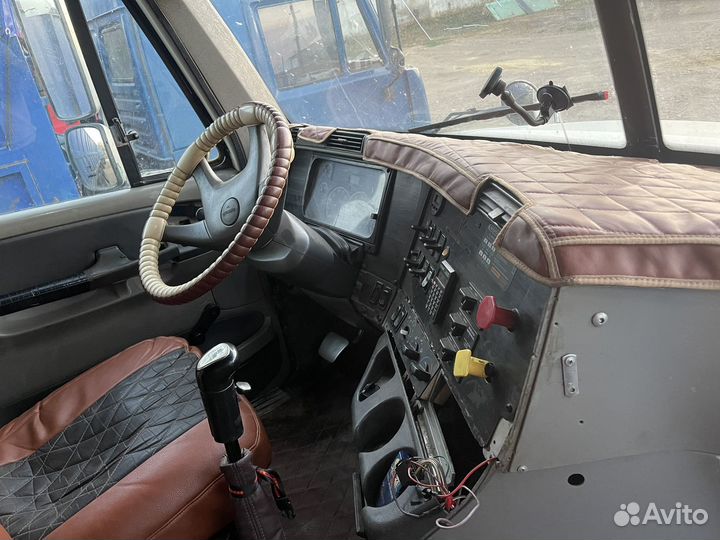 Freightliner Columbia с полуприцепом, 2003