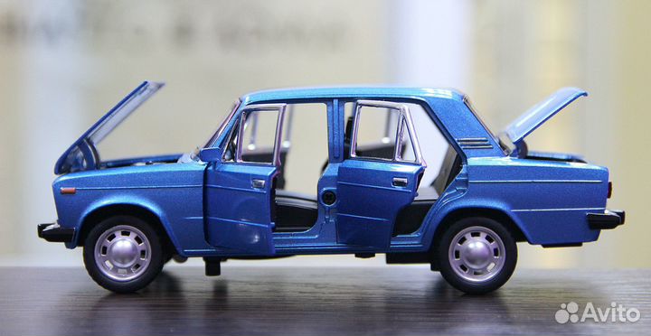 Модель машинки Ваз 2106 масштаб 1:24 синяя