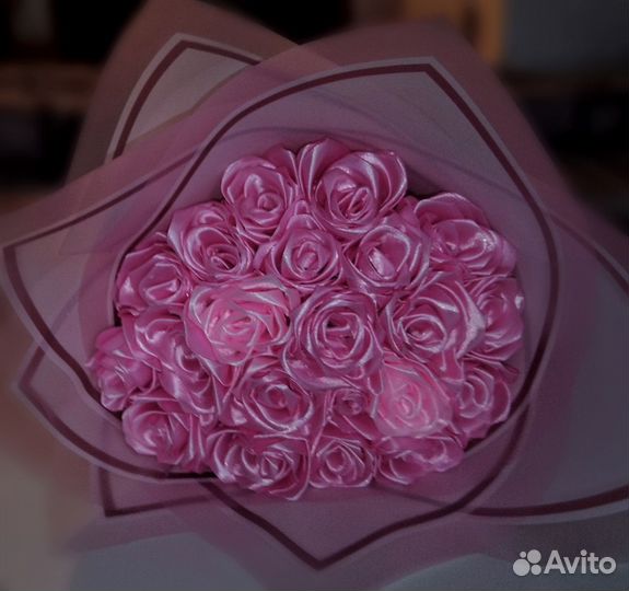 Розы из атласных лент