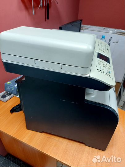 Мфу цветной HP LJ CM2320fxi пробег 21567 копий