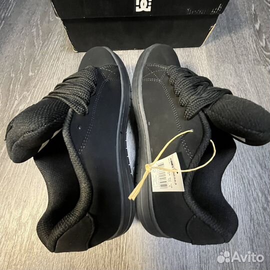 Dc shoes circa globe adio dvs fallen etnies osiris