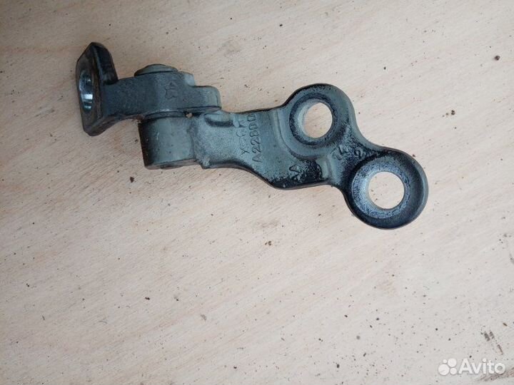 Петля двери передняя правая Ford Focus 1 2001