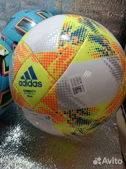 Футбольный мяч adidas для пляжного футбола