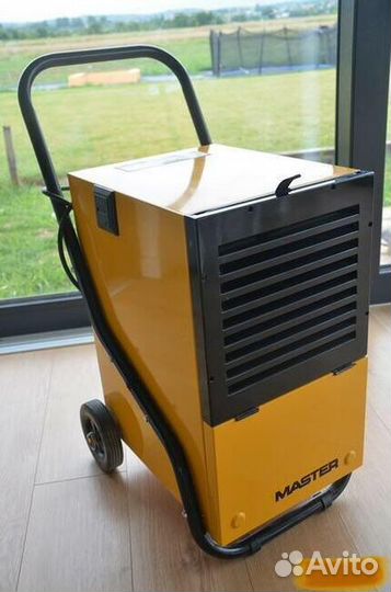 Осушитель воздуха Master DH752 as1