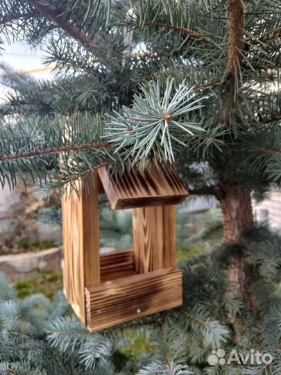 Кормушка для птиц из дерева