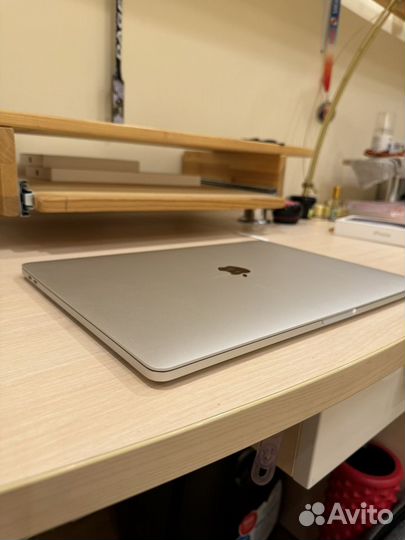 Macbook pro 15 2017 i7 16gb