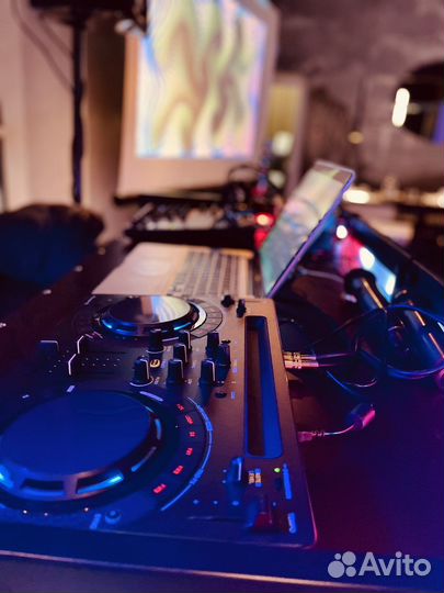 Диджей, Dj,звук,свет,плазма,саксофон,проектор