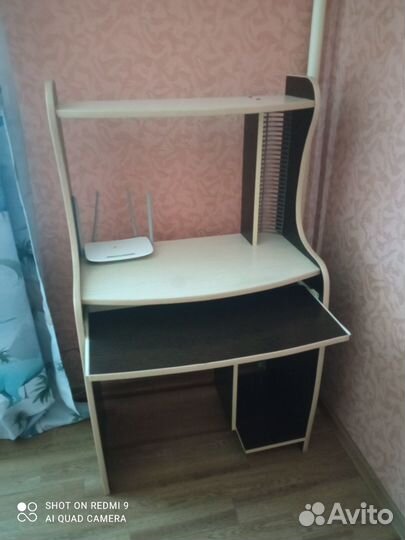 Продам компьютерный стол